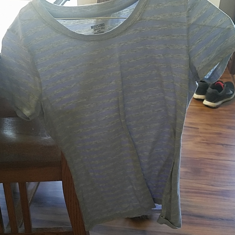Shirts - Picture 2 of 5